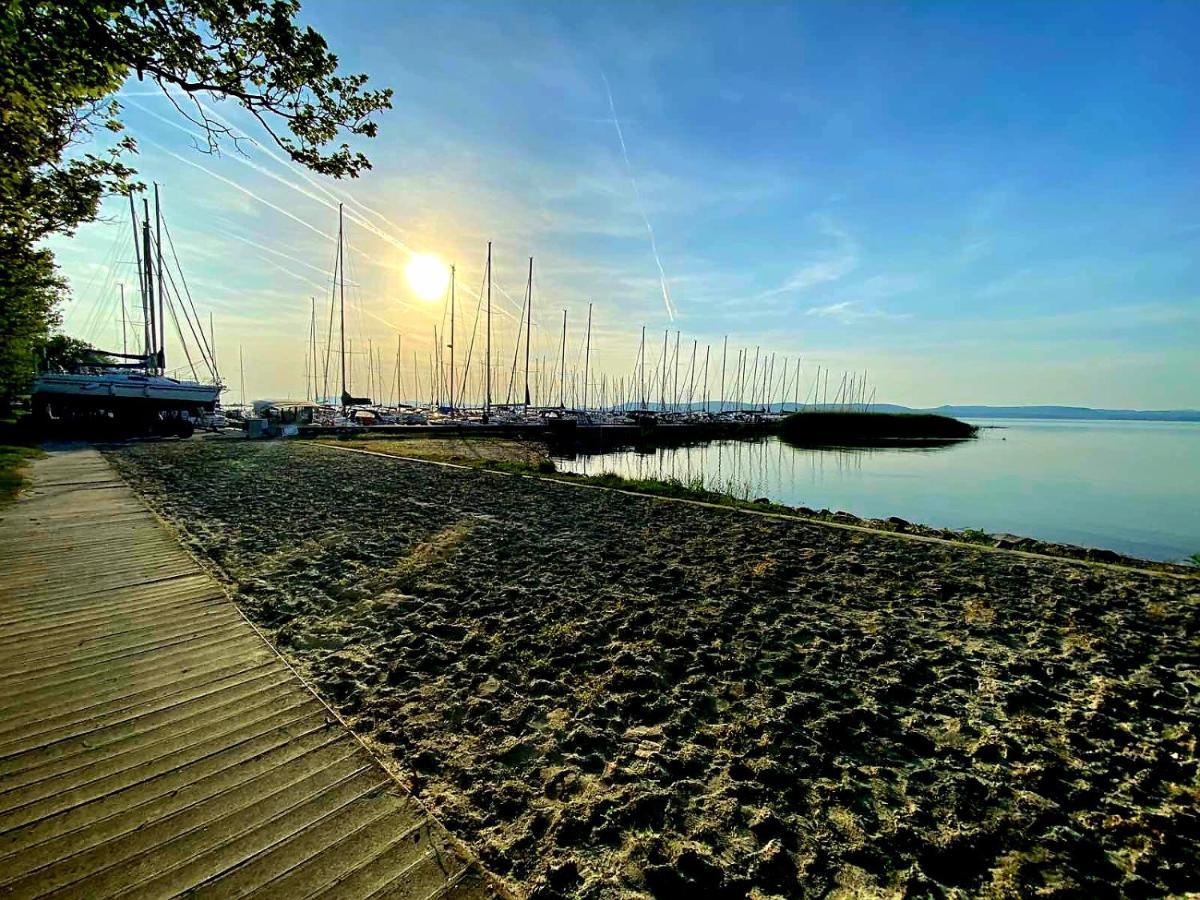Bl Lakeside Apartman Балатонлелле Экстерьер фото